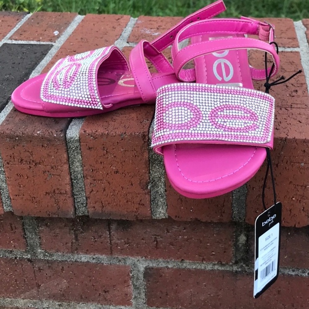 NWT BEBE Fuchsia Pink Slingback Embellished Bling Logo Sandals Buckle Girls 1